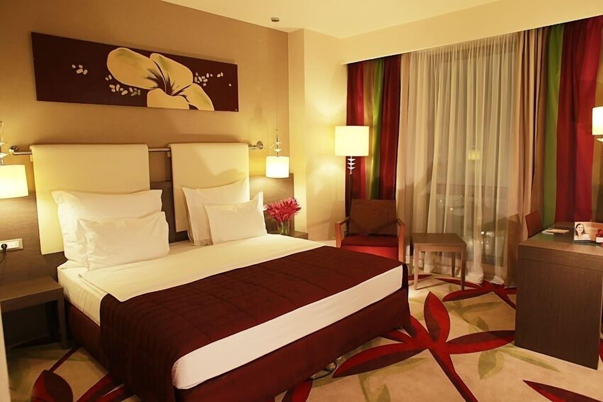 Golden Tulip Ana Dome Hotel Cluj-Napoca Exterior photo